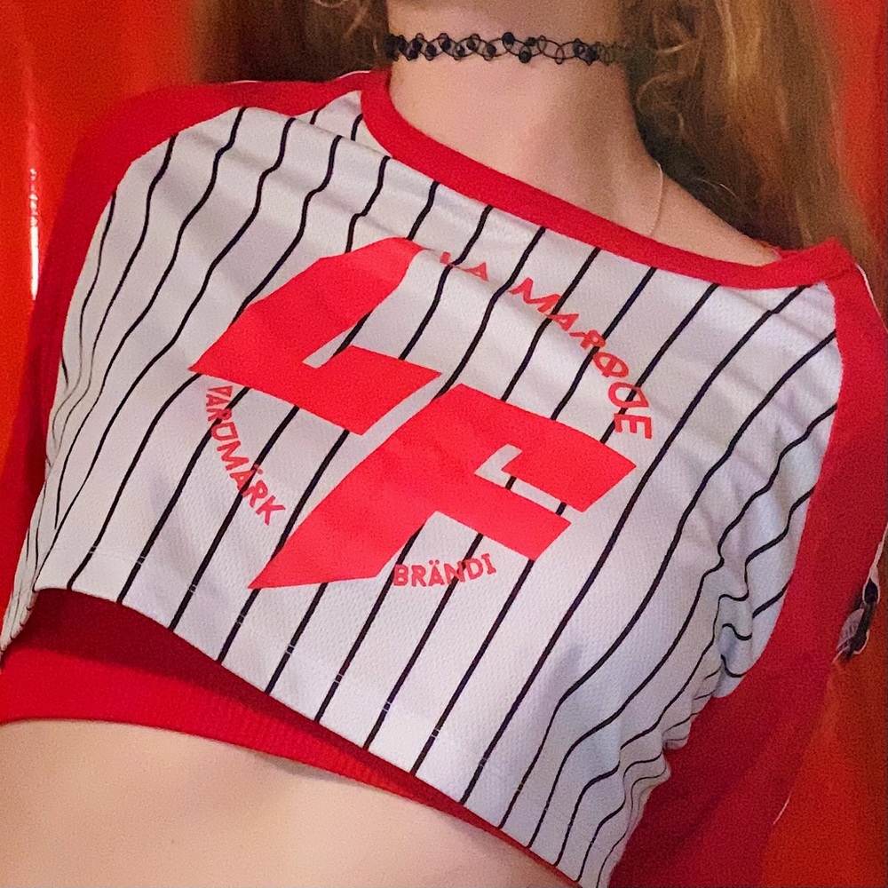 LF BRAND CROP TOP